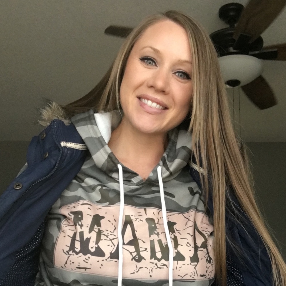 Meet your Posher, Courtney